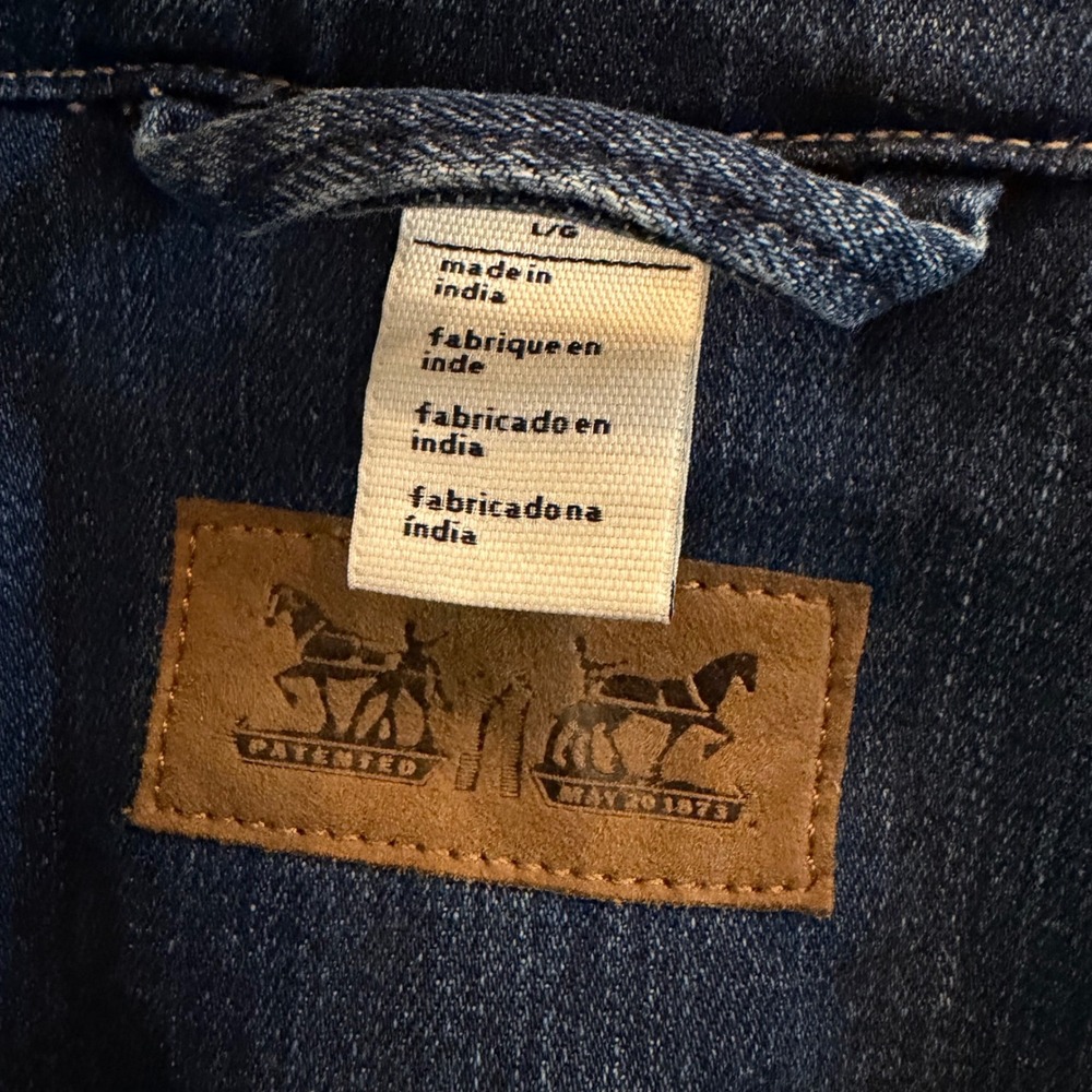 Levis Womens Trucker Denim Jacket Medium Wash Blue 70240-0056 Size Large - Picture 4 of 11